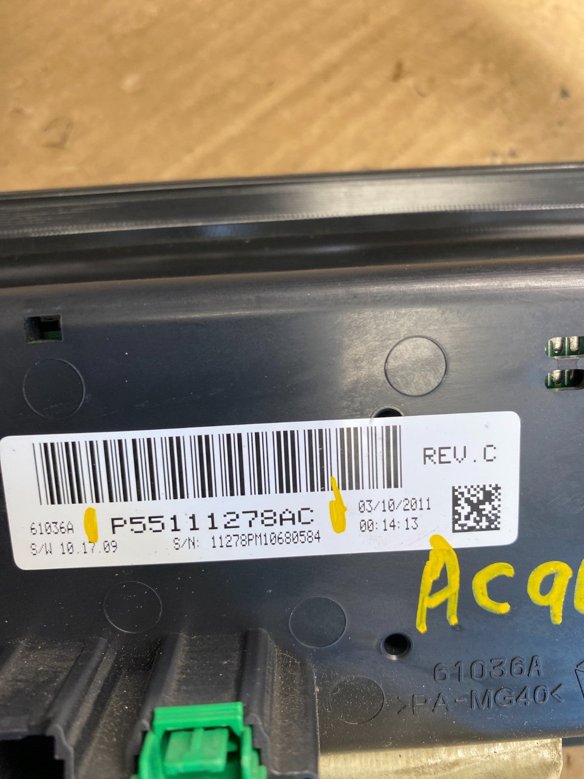 2011 to 2017 Jeep Compass Dash Climate Temperature Control Radio Bezel AC9418 DG4