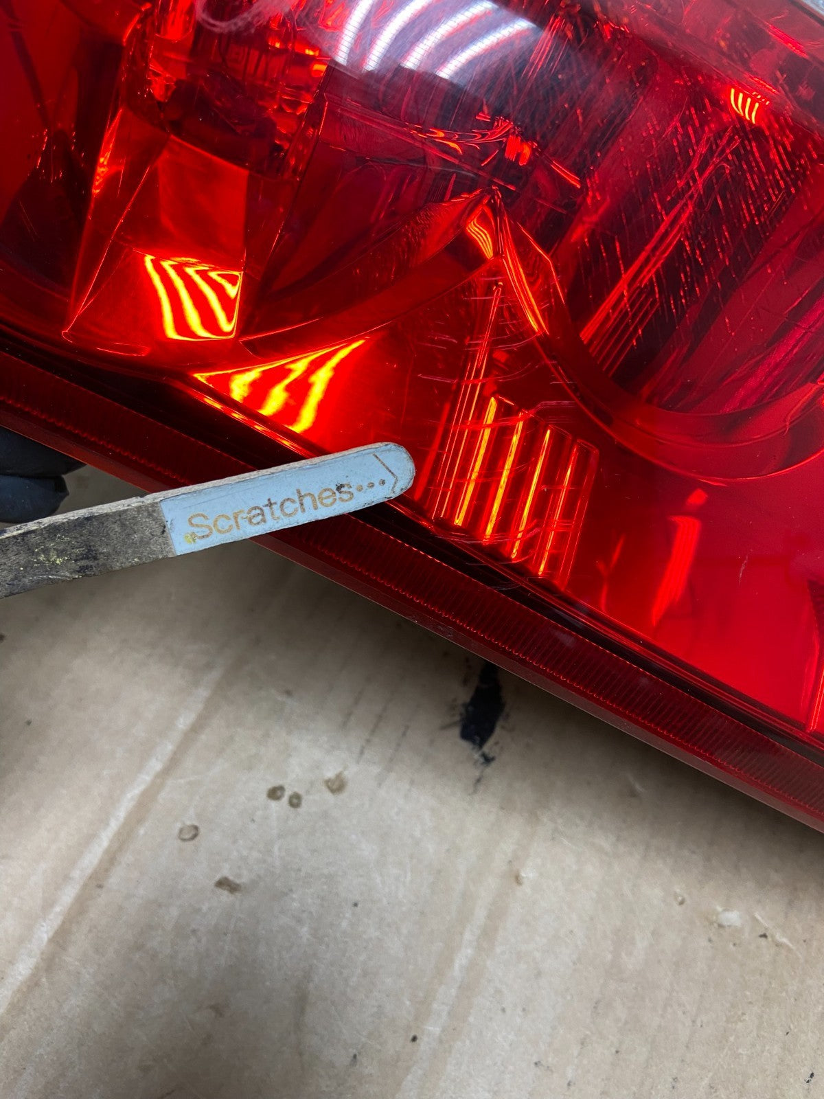 2005 2006 Mazda Tribute Left Driver LH Tail Light AI8437 LK3