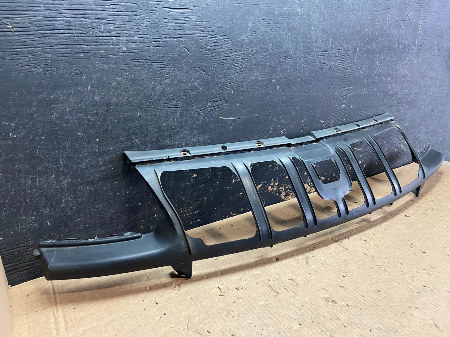 2008 to 2010 Porsche Cayenne Front Under Bumper Garnish 7L5853915 z3245 DG1