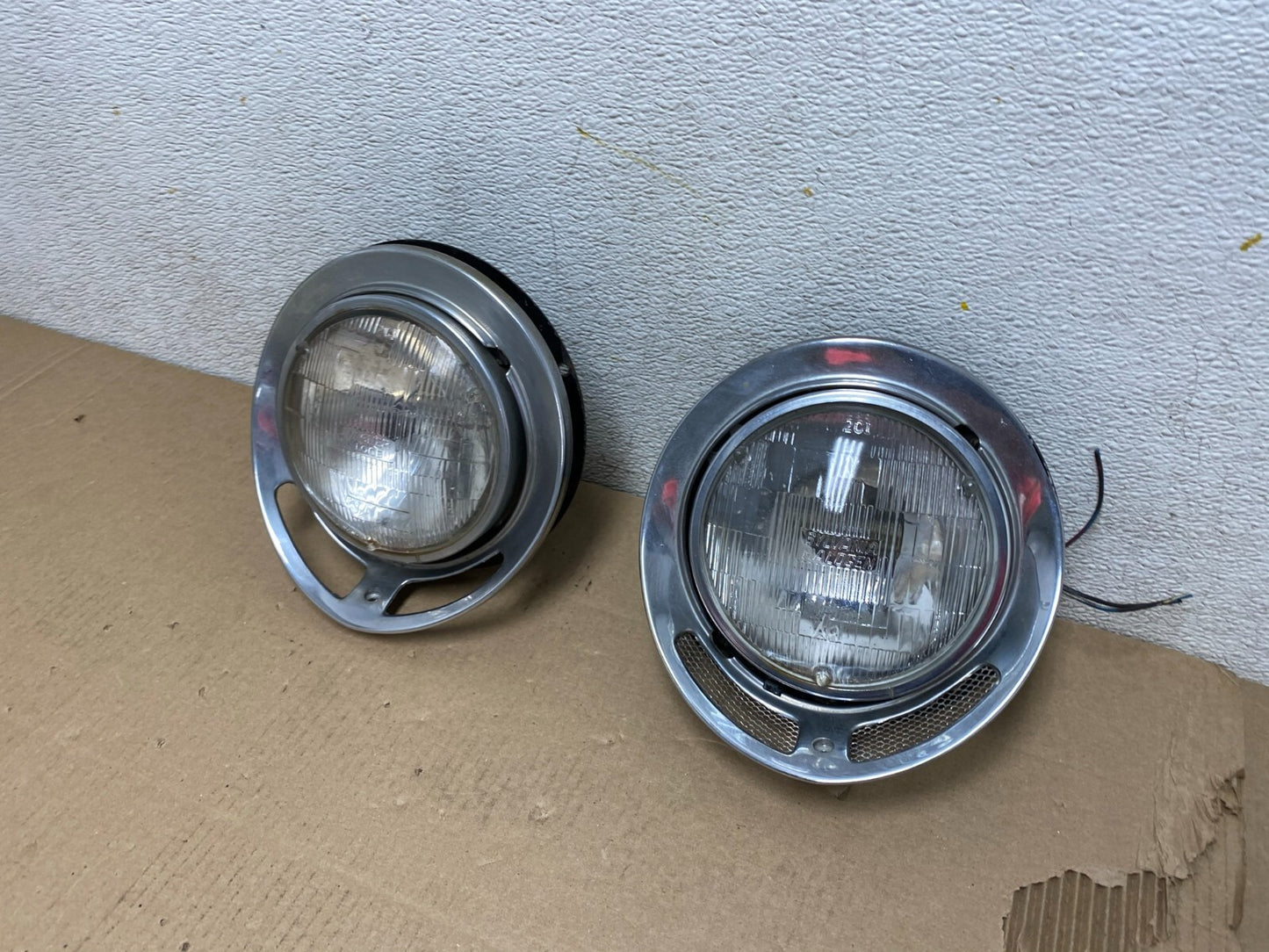 1982 to 1987 Jaguar XJ6 Halogen Front Headlights L46411