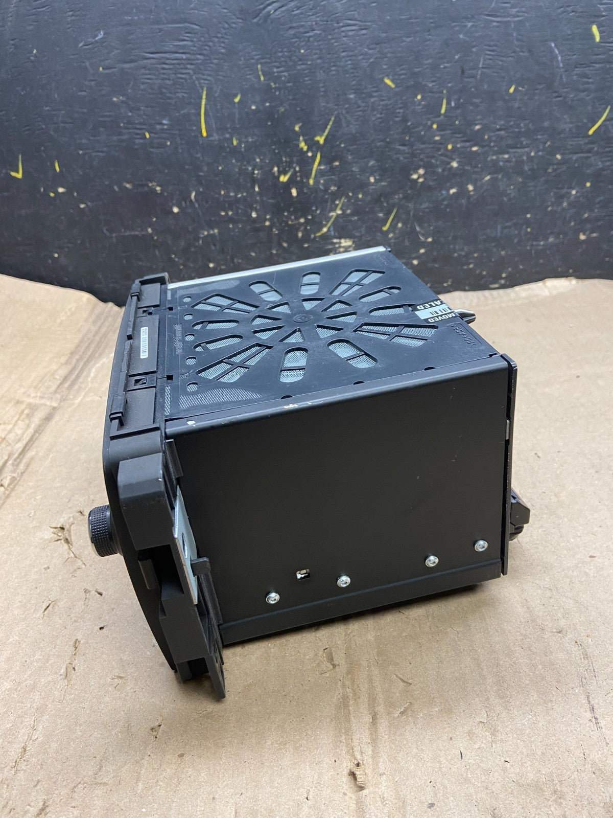 2013 to 2014 Buick Enclave Radio Stereo CD Player Screen Display X5736 DG2