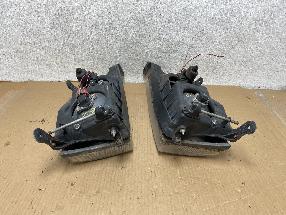 1995-1997 Toyota Avalon Left+Right Side Headlights AH3081 DW7
