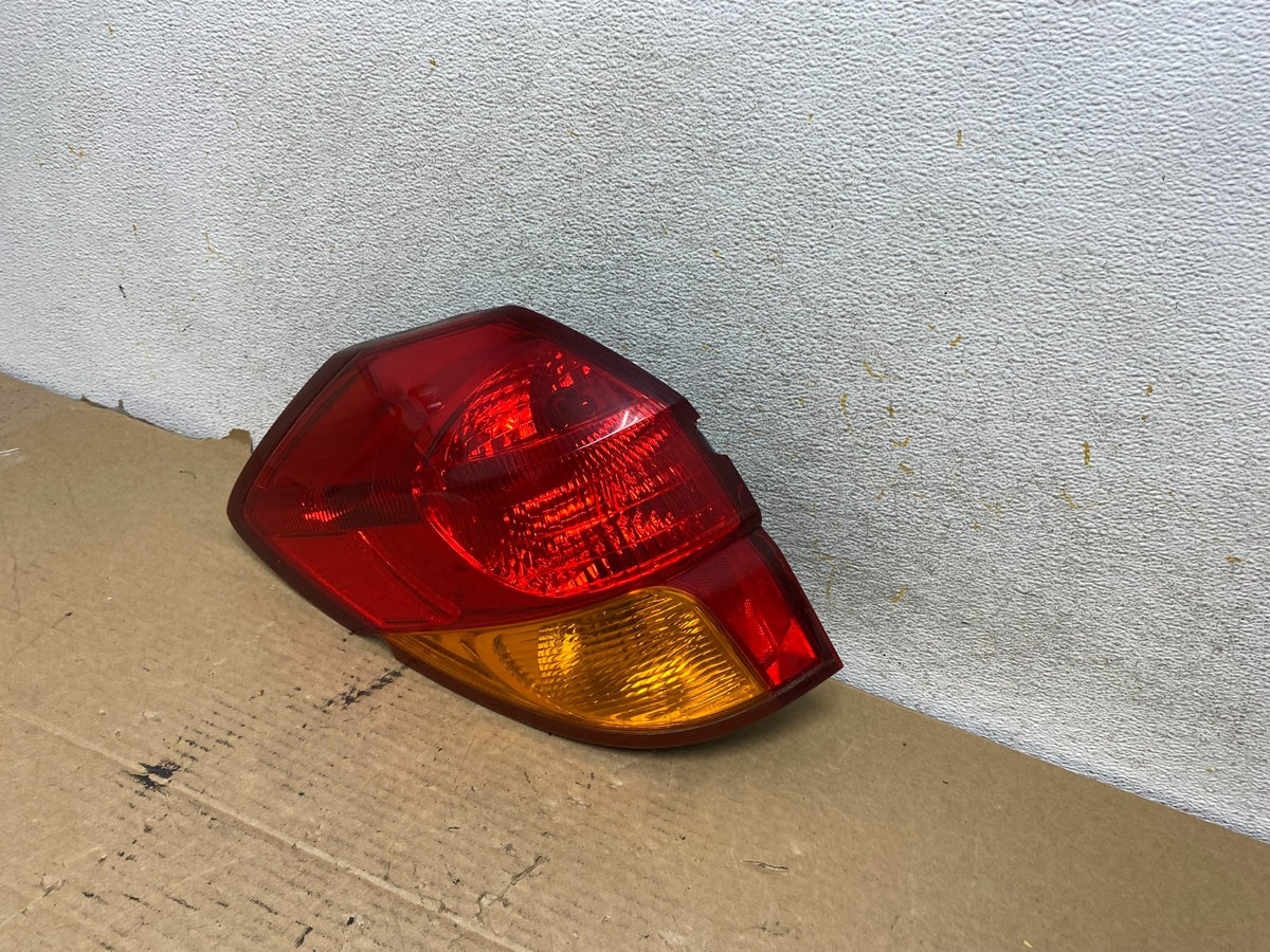 2005 2006 2007 Subaru Legacy Left Driver LH Side Tail Light AH8120 DG2
