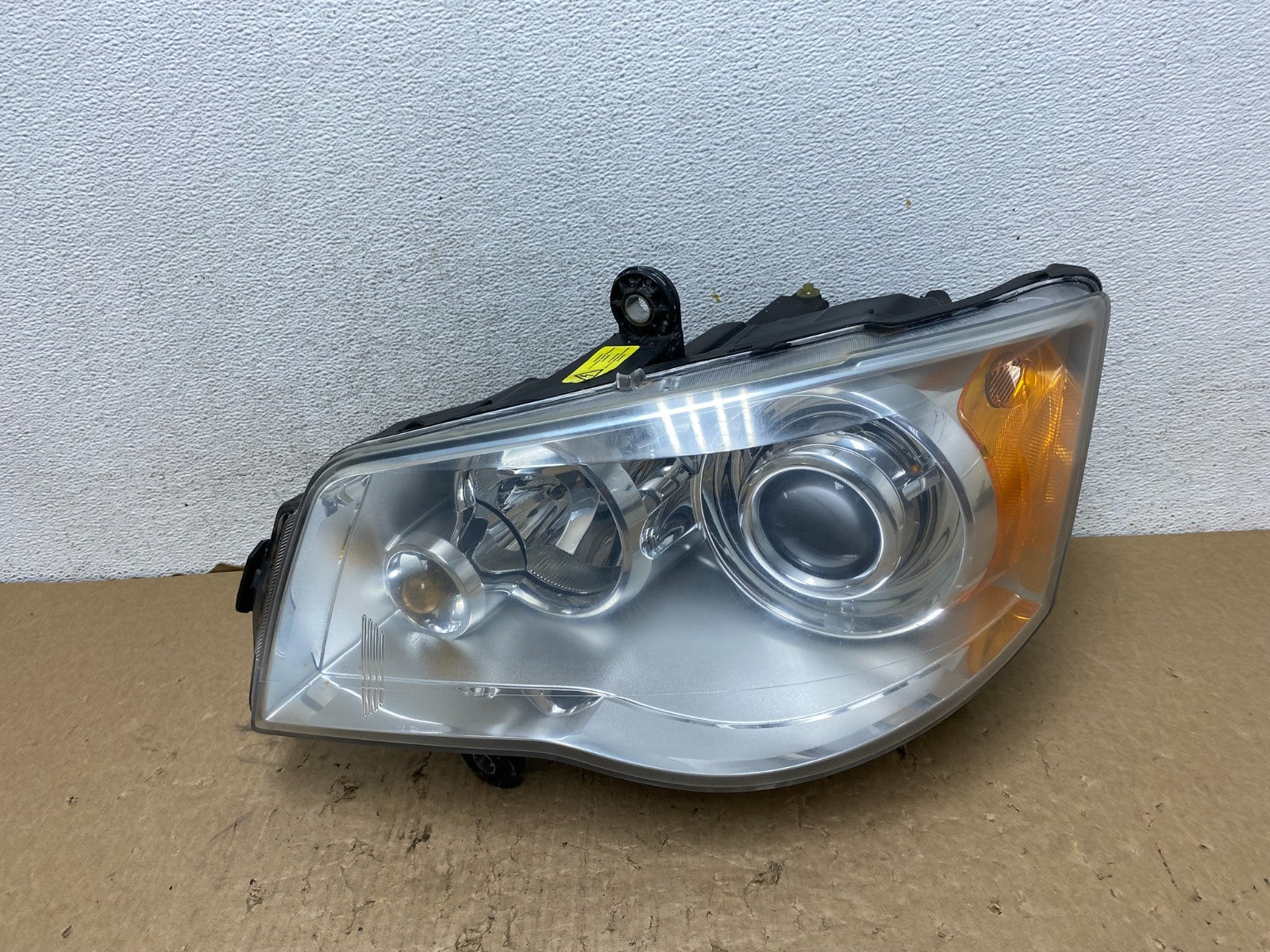 2008 to 2016 Chrysler Town and Country Left Driver LH Xenon Headlight AF8214 DW0