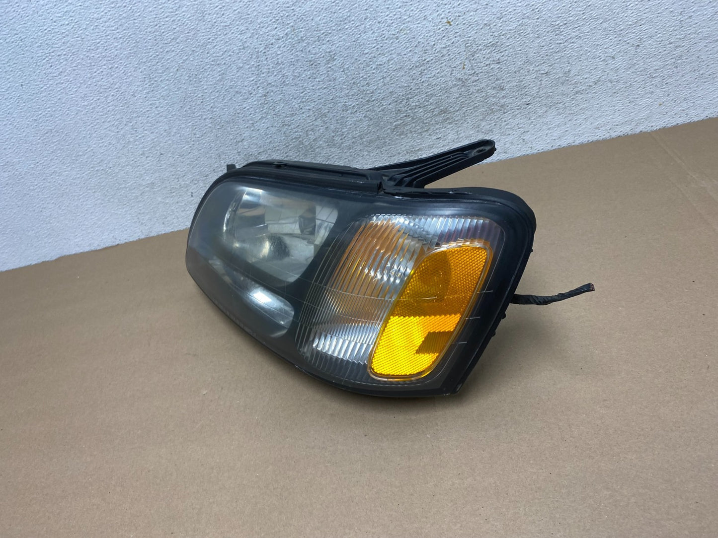 2001-2004 Subaru Legacy Outback Left Driver Lh Side Headlight AG4491 DW1