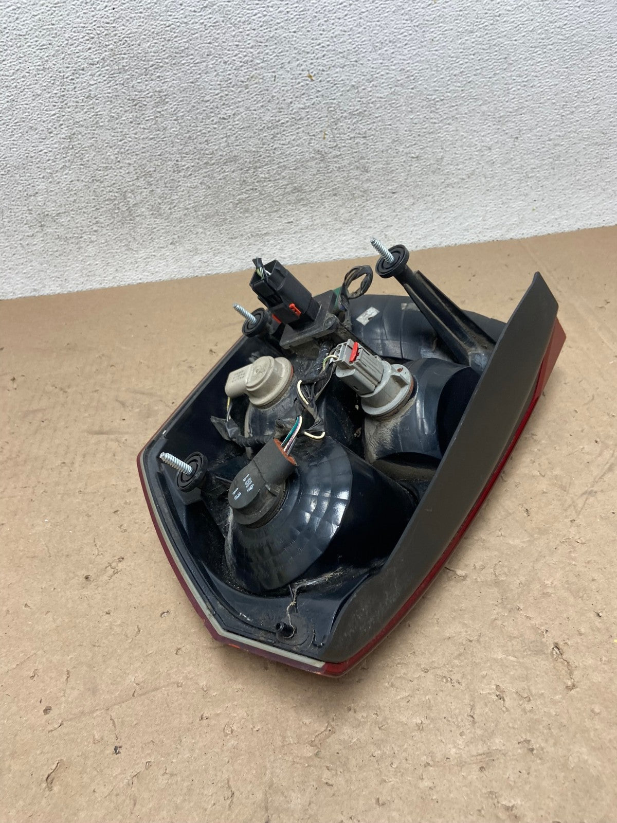 2005 2006 2007 Chrysler 300 Left Driver LH Side Tail Light AG5402 LK5