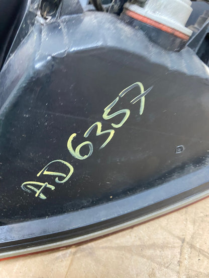 2005 - 2007 Chrysler 300 Left Driver Lh Side Tail Light AD6357 LK7