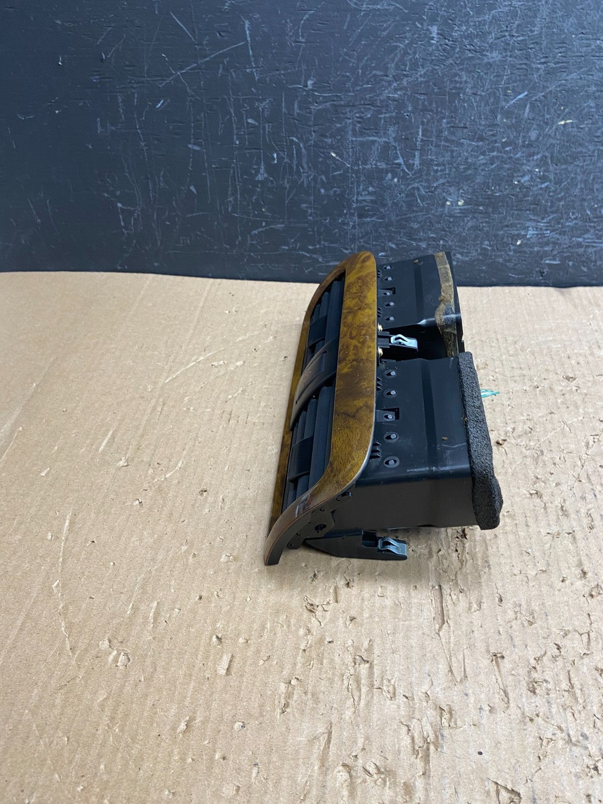 2000 to 2004 Toyota Avalon Center Console Dashboard Air Vent AF1475 DG2