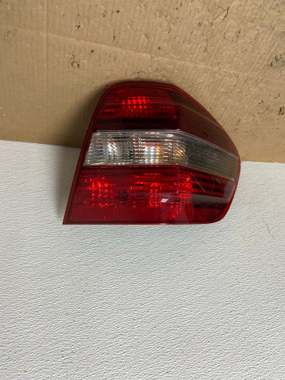 2009 to 2011 Mercedes ML350 ML-Class Right Passenger RH Tail Light AC0252 LK0