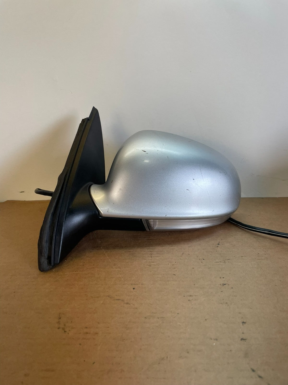 2006-2010 Volkswagen Jetta Left Driver View Door Mirror AG0639 DW0