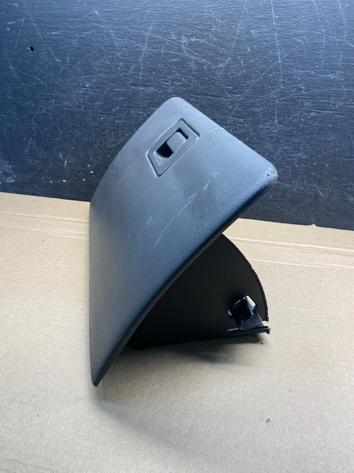 2003 to 2005 Ford Explorer Glove Box Compartment AH7487 DG2