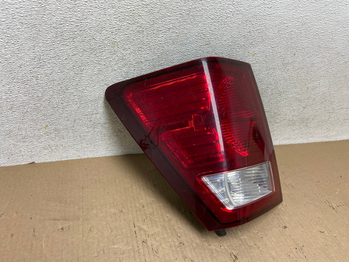 2007 2008 2009 2010 Jeep Grand Cherokee Left Driver Lh Tail Light AH5873 LK1