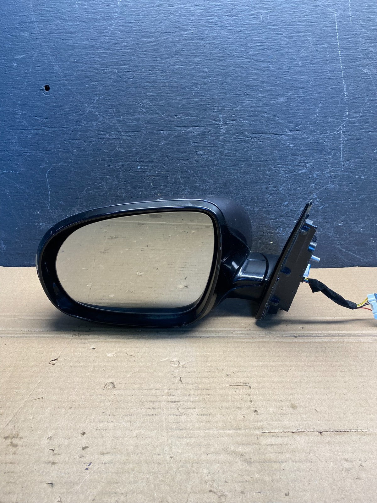 2016 to 2020 Kia Sorento Left Driver LH Door Mirror Turn Signal AE8130 DG9