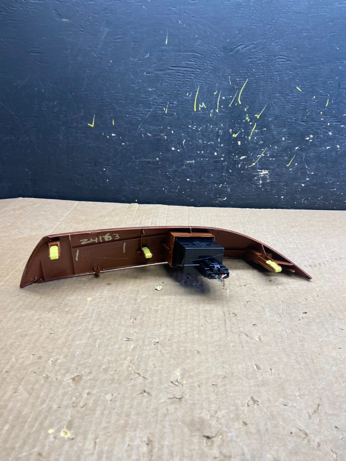 2004 to 2010 Toyota Sienna Switch Key Light Indicator Bezel Trim OEM Z4163 DG3