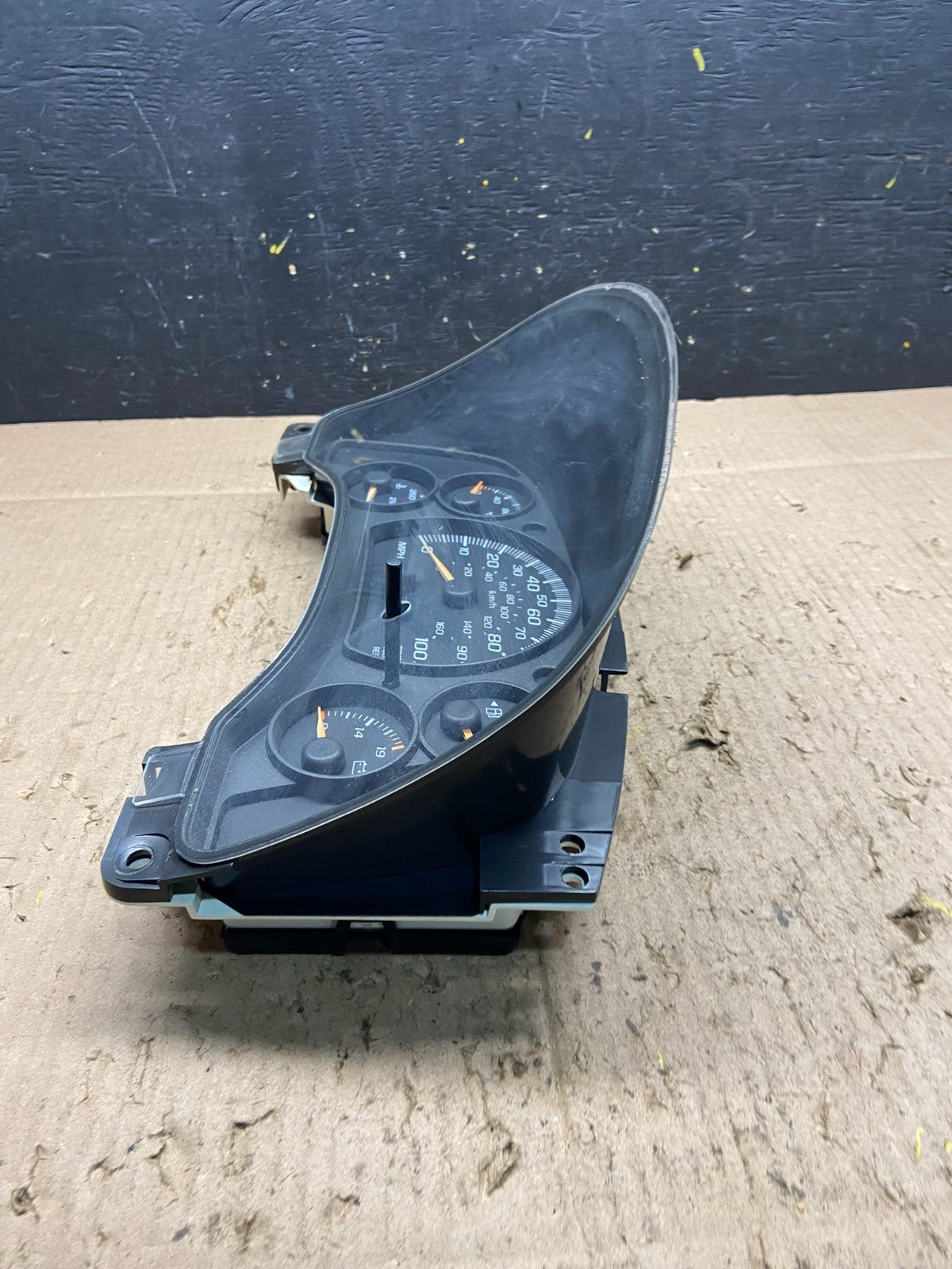2004 to 2007 Chevrolet Express Speedometer Cluster Gauge Q2034 DG2