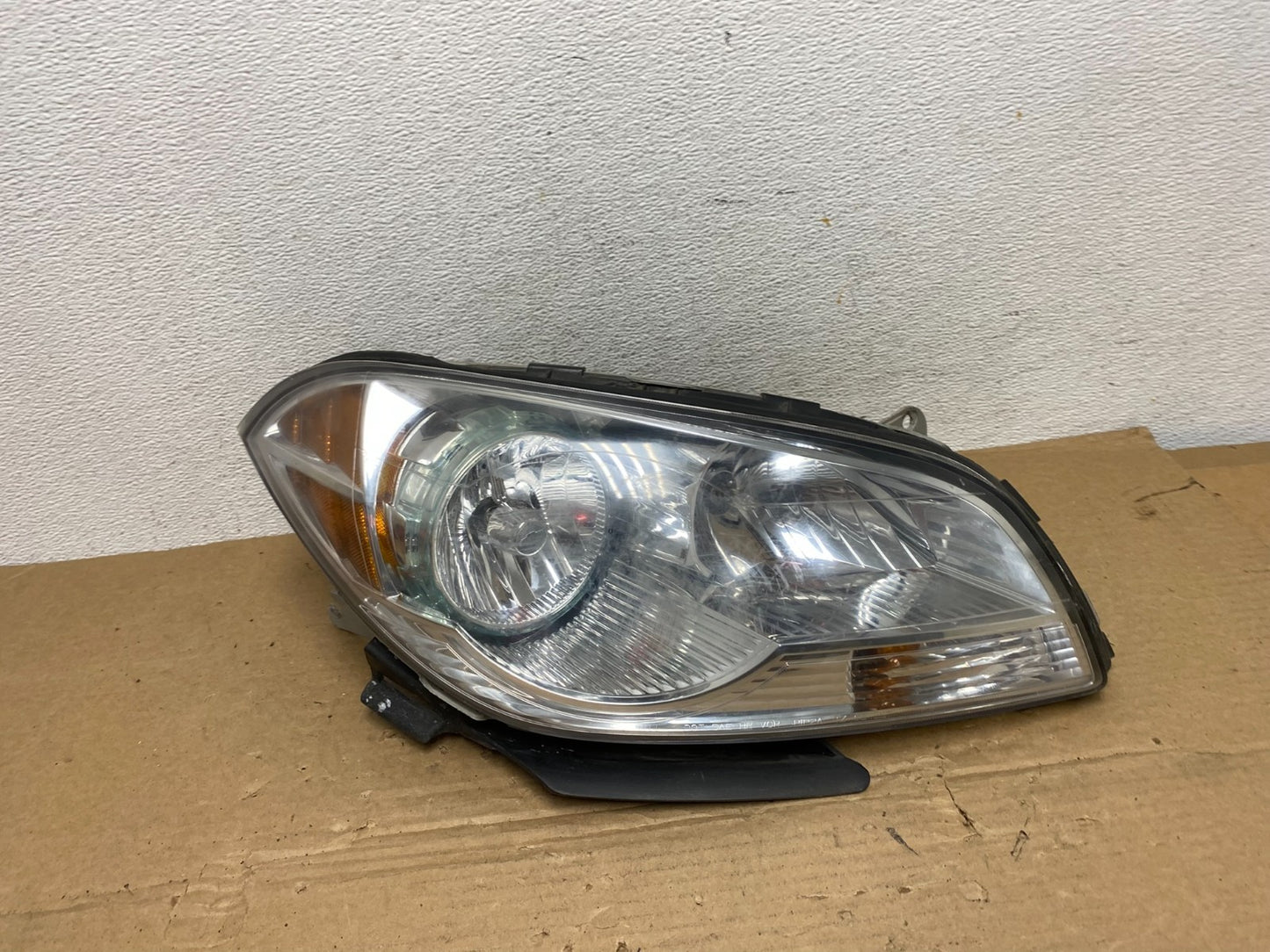 2008 to 2012 Chevrolet Malibu Right Passenger Rh Side Headlight AD3986 DW0