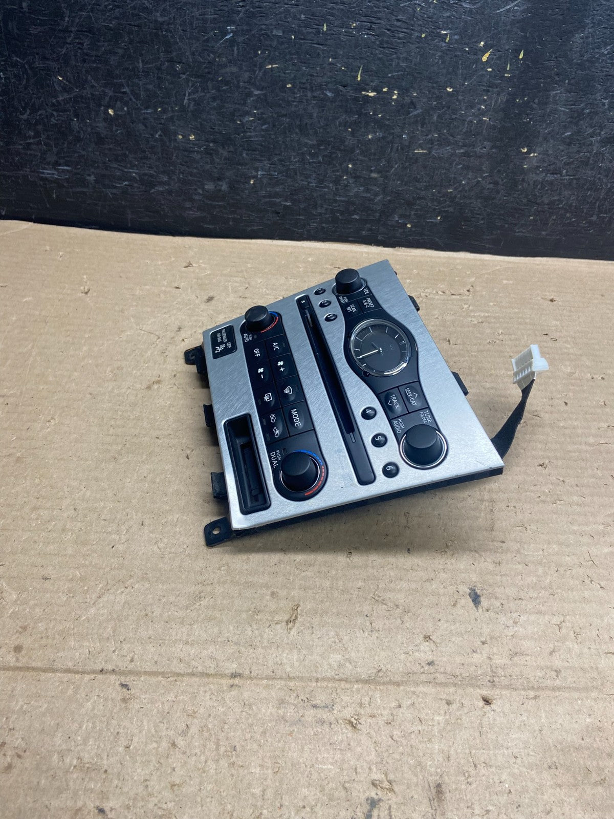 2009 to 2013 Infiniti G37 Radio Player Climate Control Panel Bezel AH5389 DG2