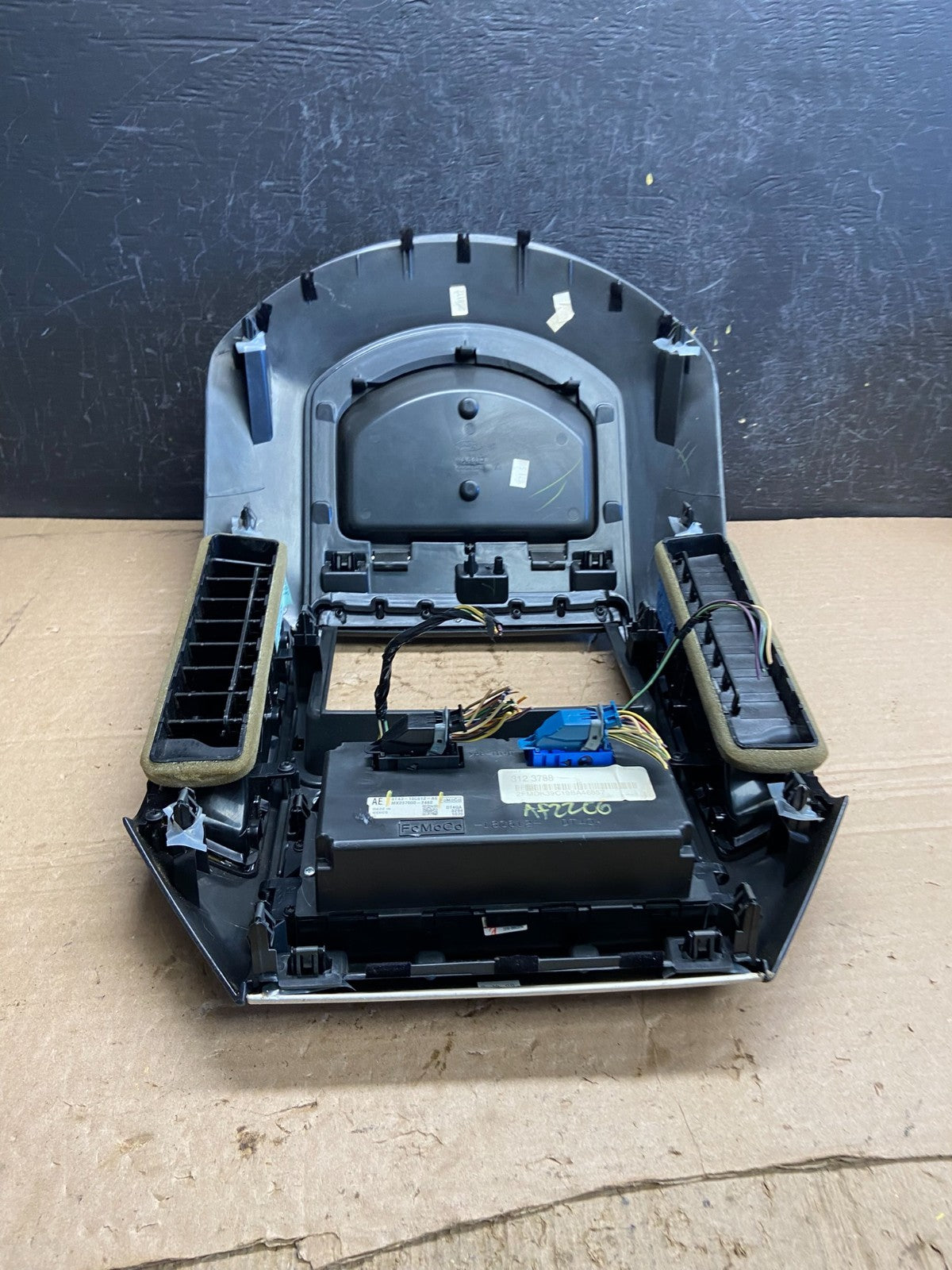 2007 - 2010 Ford Edge Heater Climate Control Radio Control Dash Bezel AF2206 DG6