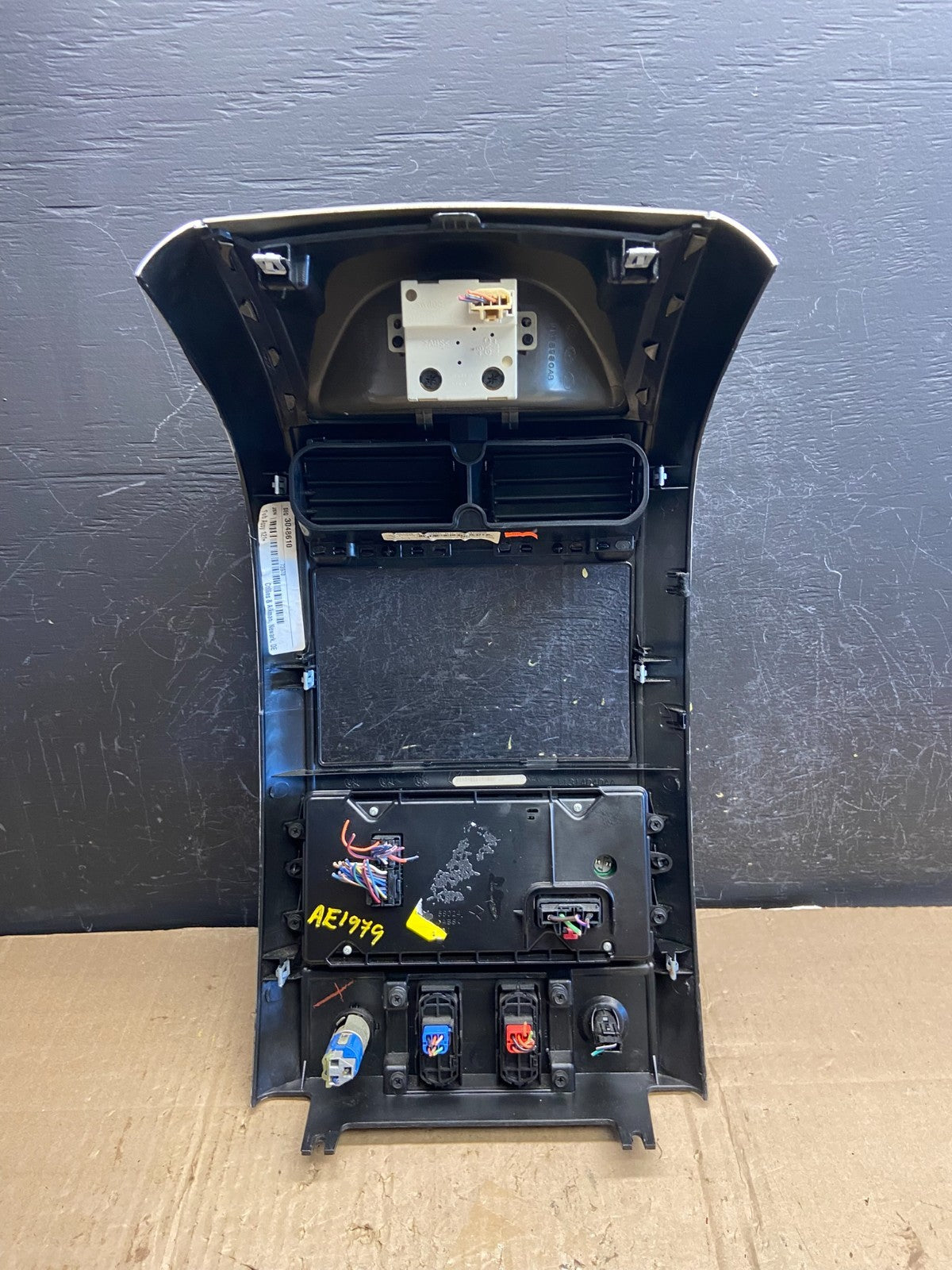 2007-2009 Chrysler Aspen Heat Climate Temperature Control Radio Bezel AE1979 DG4