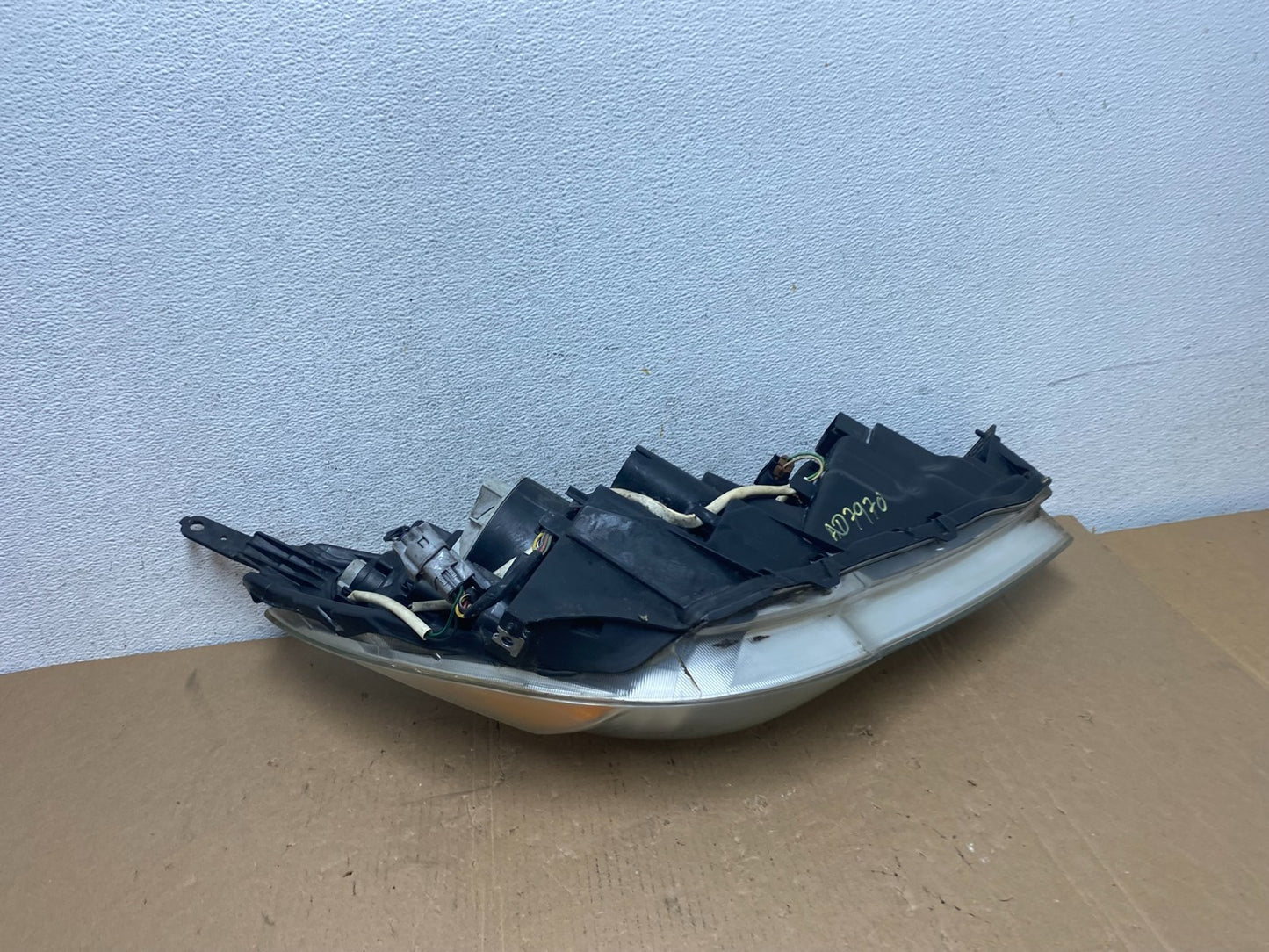 2010 2011 2012 Subaru Legacy Outback Left Driver Halogen Headlight AD7970 DW7