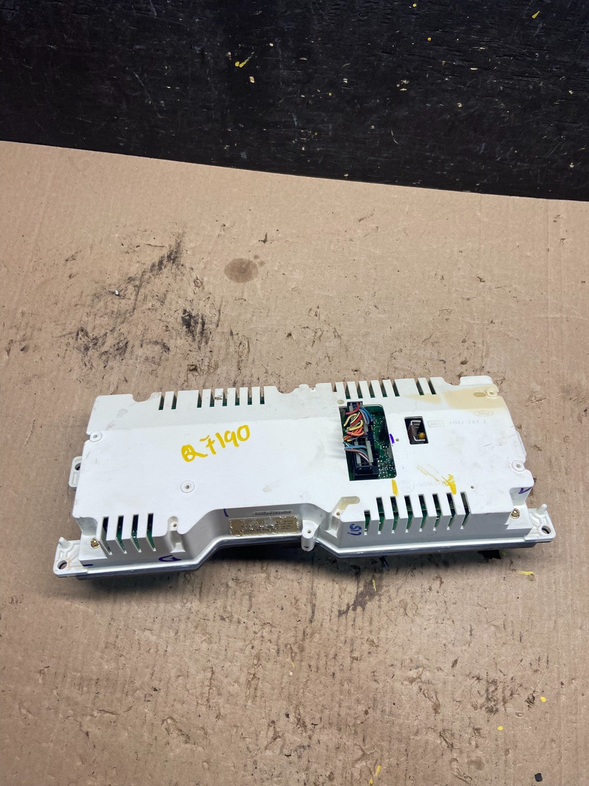 2003 2004 2005 Lincoln Town Car Speedometer Gauge Cluster Q7190 DG5