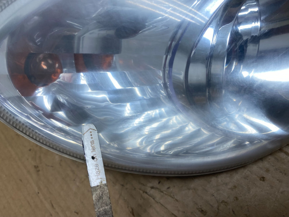 2002-2005 Hyundai Sonata Right Passenger Headlight Halogen TYC AI6873 DW4