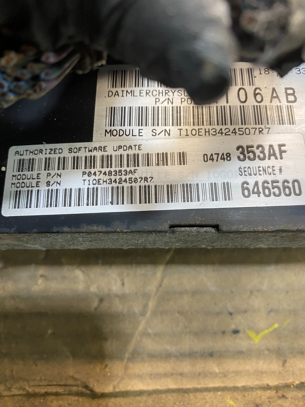 2005 Chrysler Pacifica Engine Control ECM AA5757 DG4