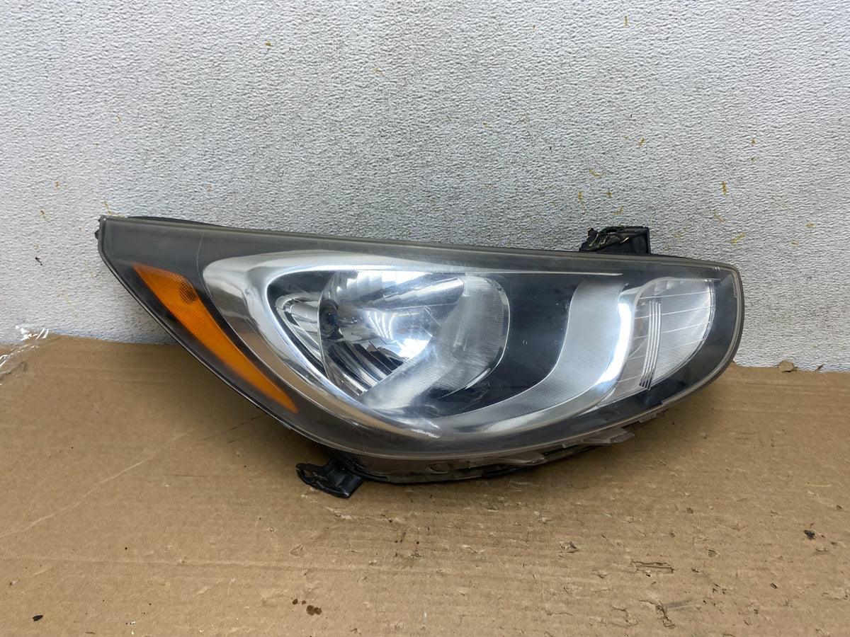 2013 to 2017 Hyundai Accent Right Passenger RH Side Headlight AH9011 DW0