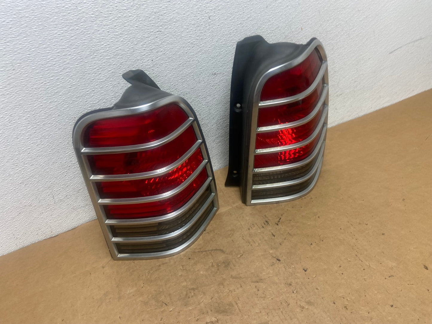 2005 2006 2007 Mercury Mariner Left + Right Tail Lights AD5191 LK2