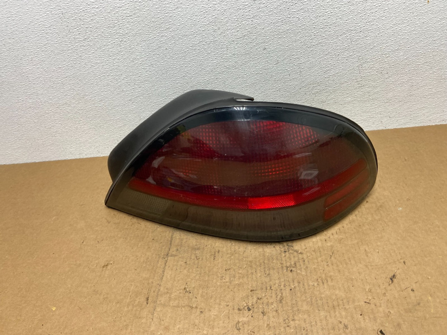 1999-2005 Pontiac Grand AM Right Passenger RH Side Tail Light AD2430 LK0