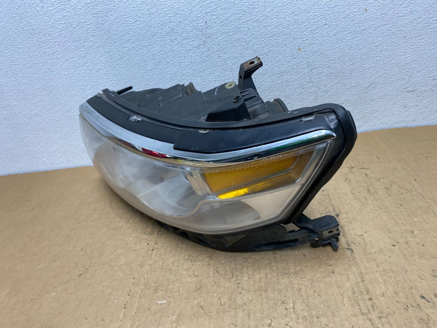 2006 to 2009 Lincoln MKZ Zephyr Left Driver Headlight Halogen AD0546 DW1