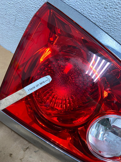 2008 - 2012 Buick Enclave Left Driver Lh Inner Tail Light AD3209 LK4