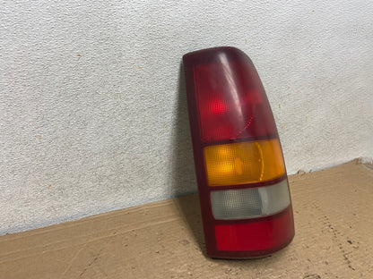 1999-2002 Chevrolet Silverado 1500 Right Passenger Side Tail Light AH9192 LK1