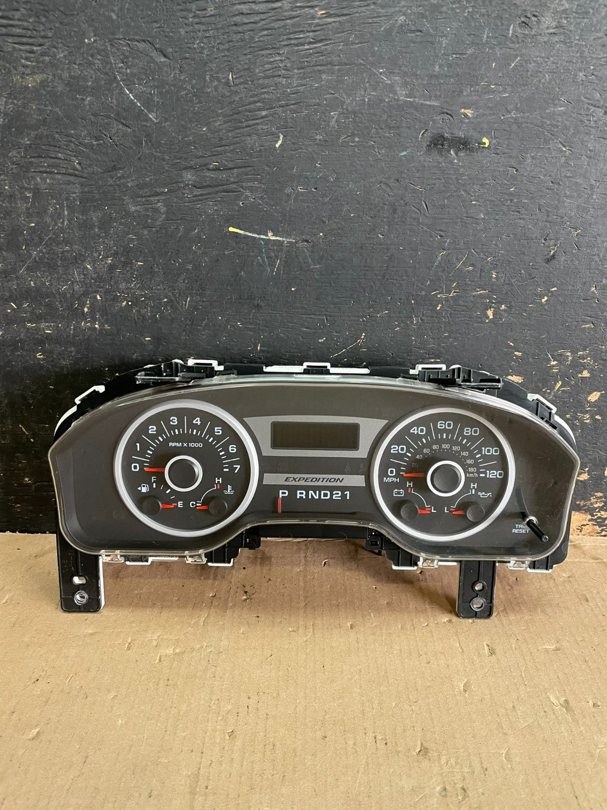 2005 2006 Ford Expedition Speedometer Instrument Gauge Cluster Oem  aa2113 DG0