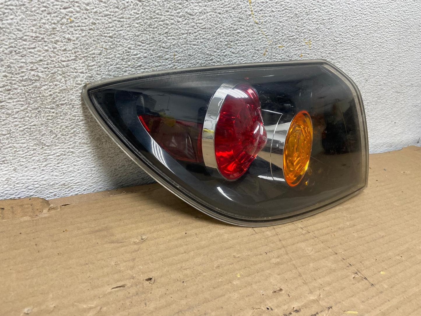 2004 2005 2006 Mazda 3 Hatchback Left Driver LH Side Tail Light AH0630 LK1