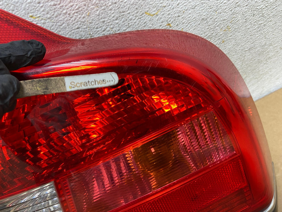 2004 - 2006 Volvo S80 Right Passenger RH Side Tail Light AH7724 LK3