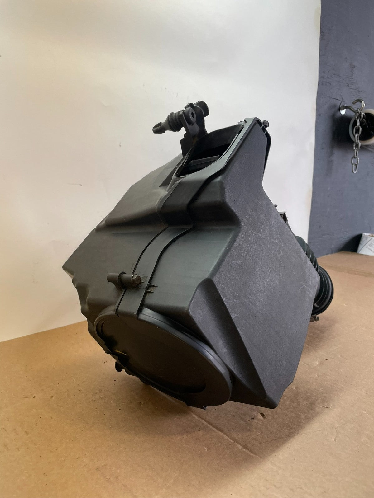 2013-2019 Ford Escape 2.0L Front Engine Filter Air Intake Box AG3034 DG1