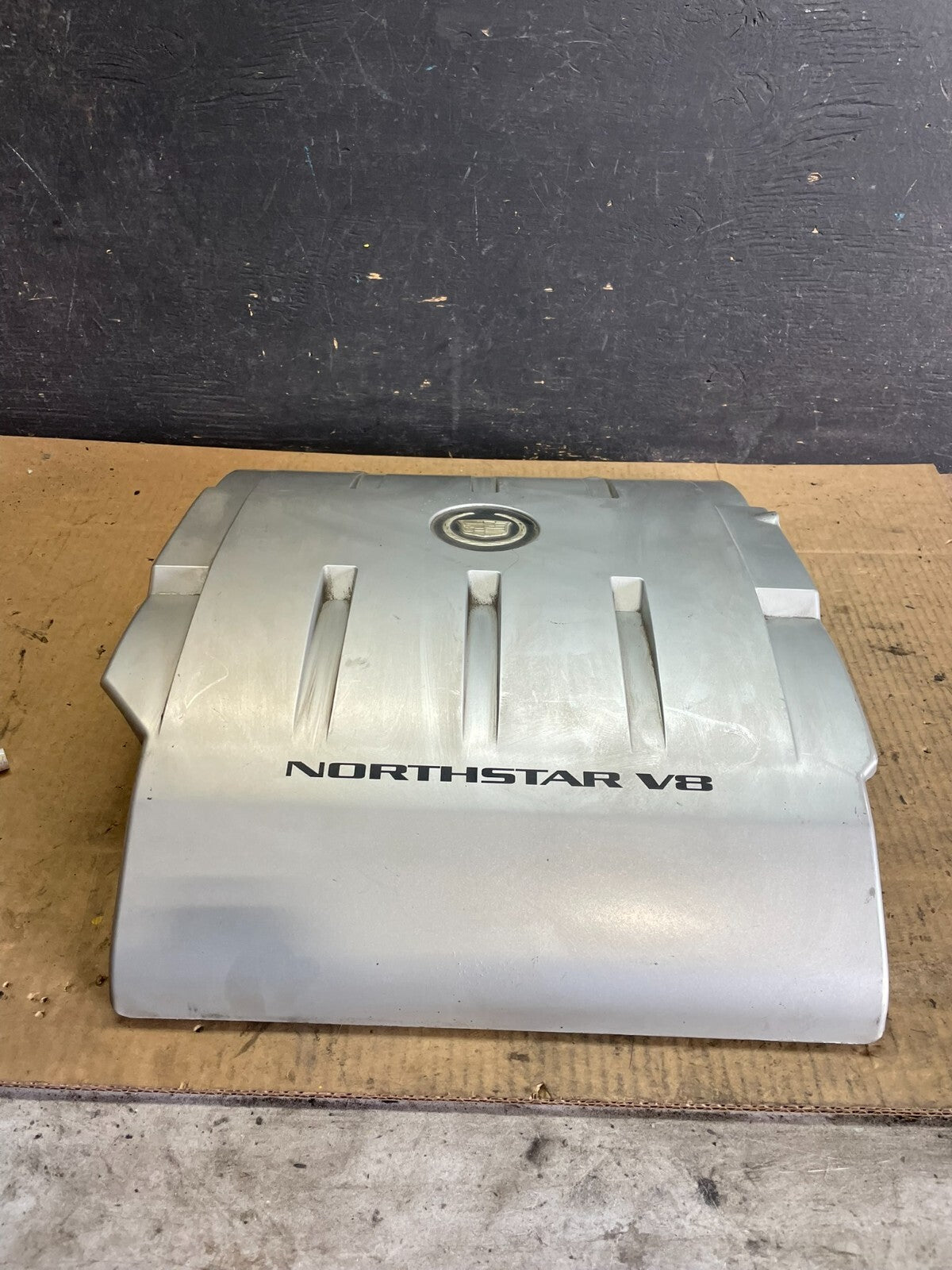 1997 to 2004 Cadillac Deville Seville Northstar Engine Motor Cover J4149 DG0