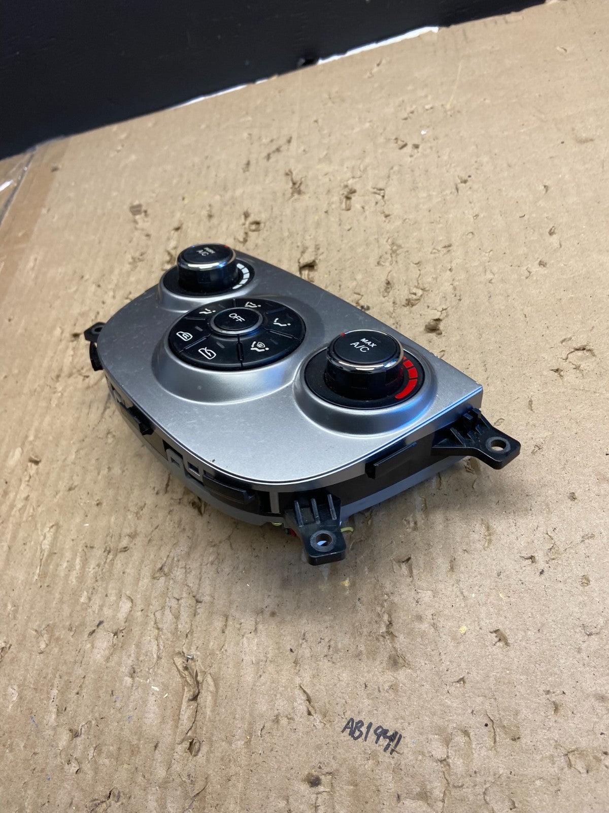 2010 2011 2012 Hyundai Santa Fe Automatic Climate AC Heater Control OE AB5712 DG3