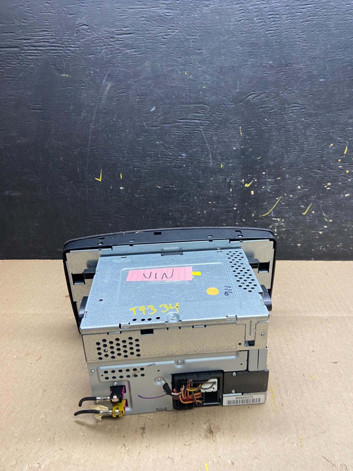 2006-2009 Mercedes W251 R350 Head Command Navigation Radio Player T9335 DG3