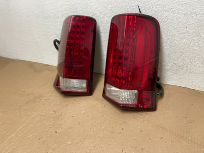 2002 to 2006 Cadillac Escalade Left+Right Set LED Tail Lights AE9194 DG1