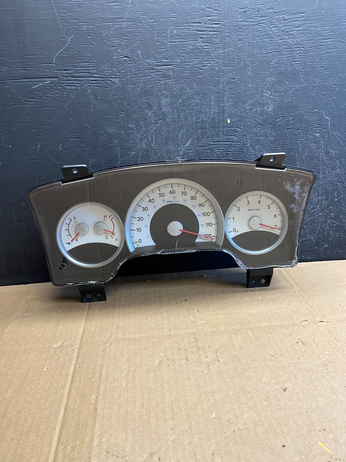 2006 Dodge Durango Speedometer Instrument Cluster Gauge AD2154 DG0