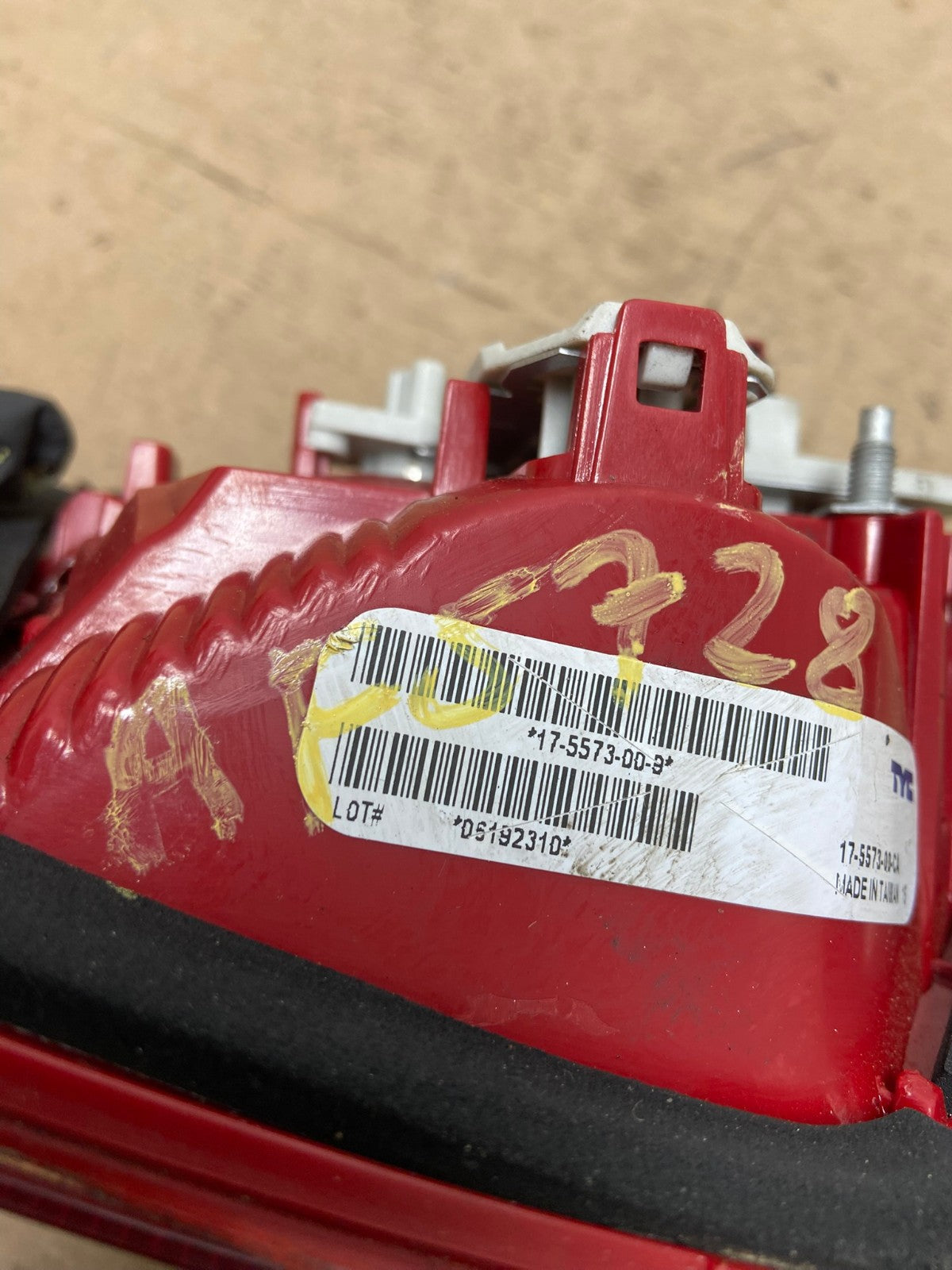 2012 to 2015 Volkswagen Passat Right Passenger Tail light inner DEPO AF5728 LK7