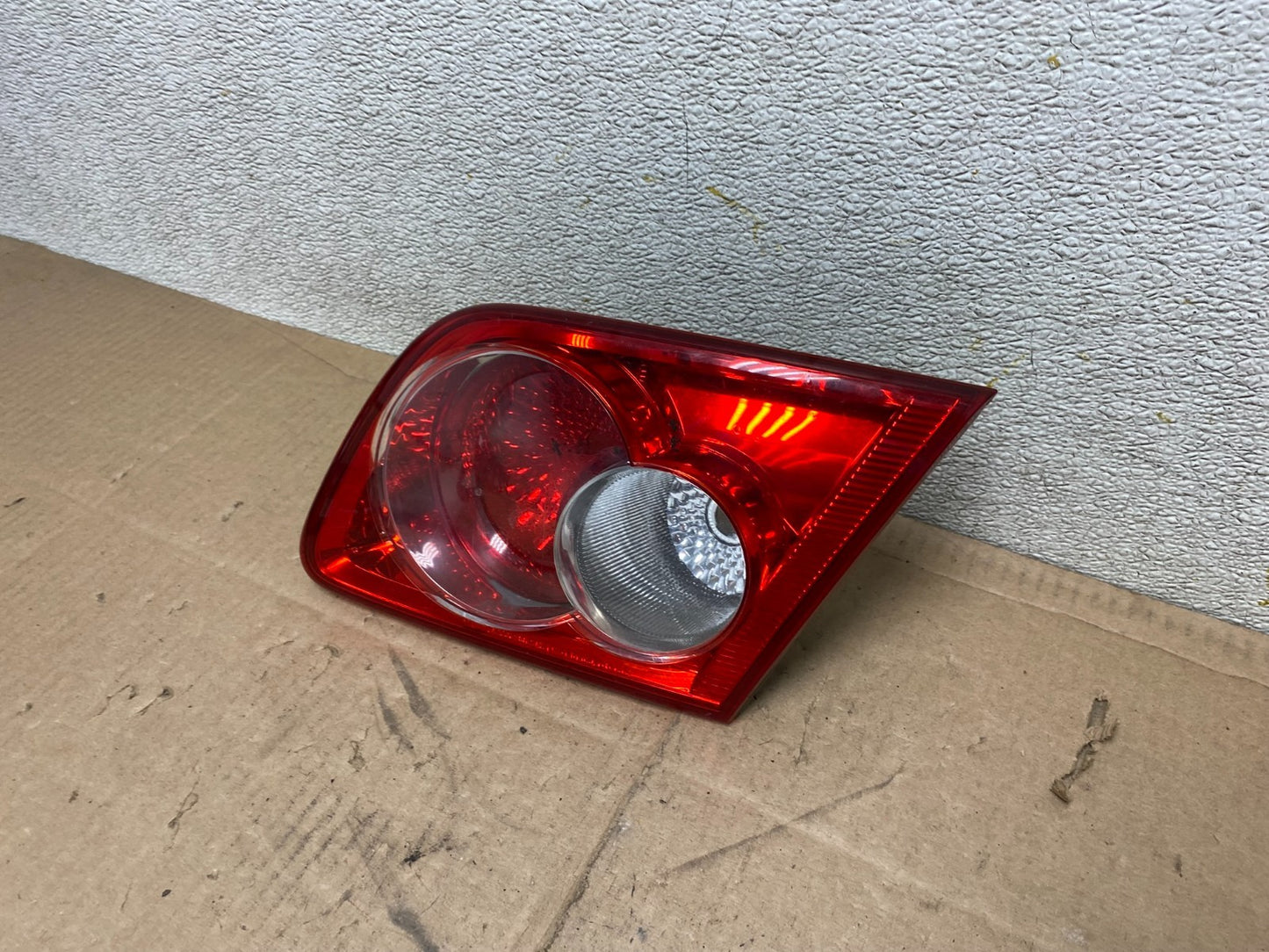 2003 2004 2005 Mazda 6 Right Passenger Inner Tail Light Taillight OEM R7578 DW2