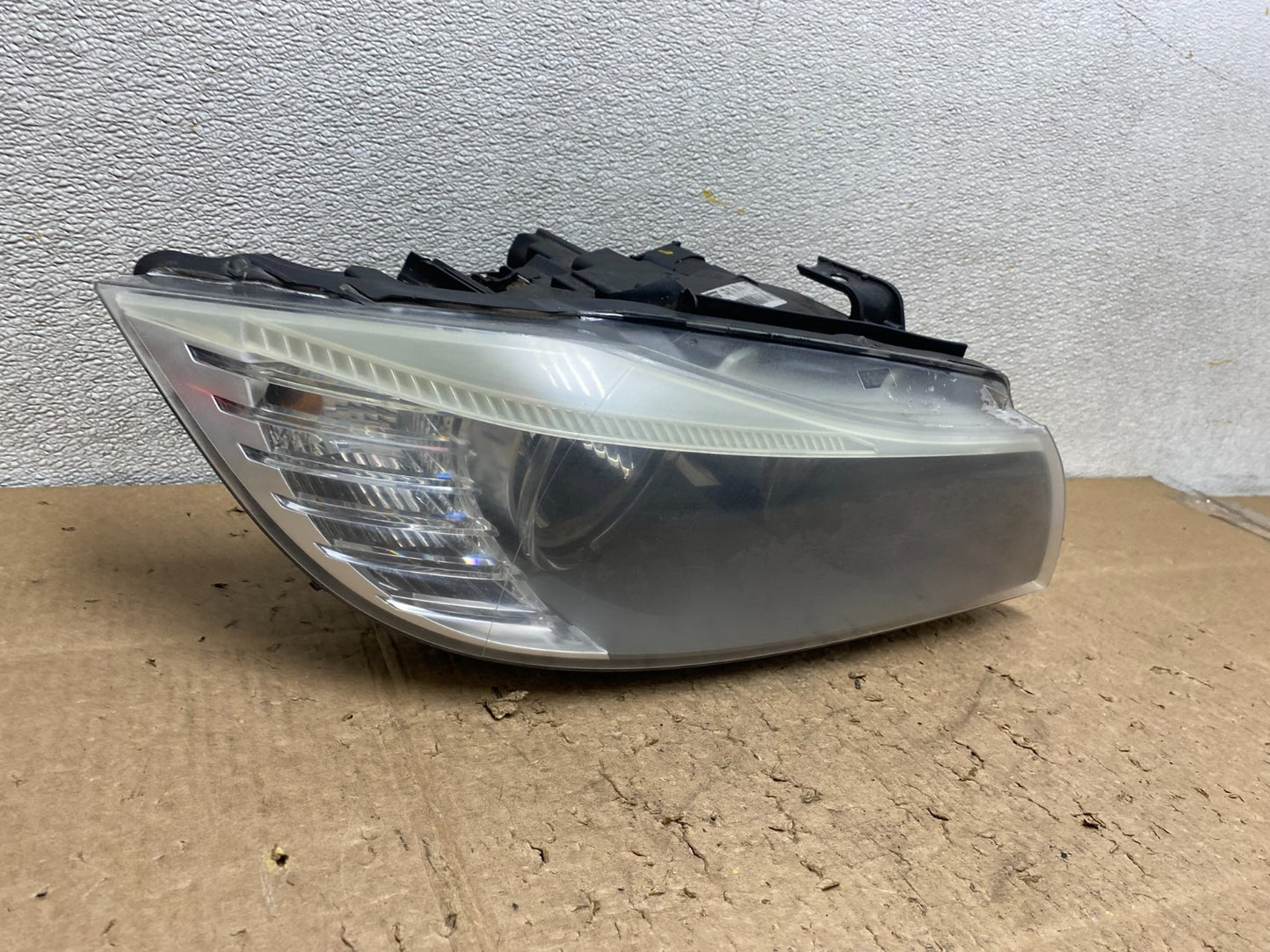 2009-2011 BMW 3 Series 328i 4/D Sedan Headlight Halogen Right Passenger Z1194 DG2