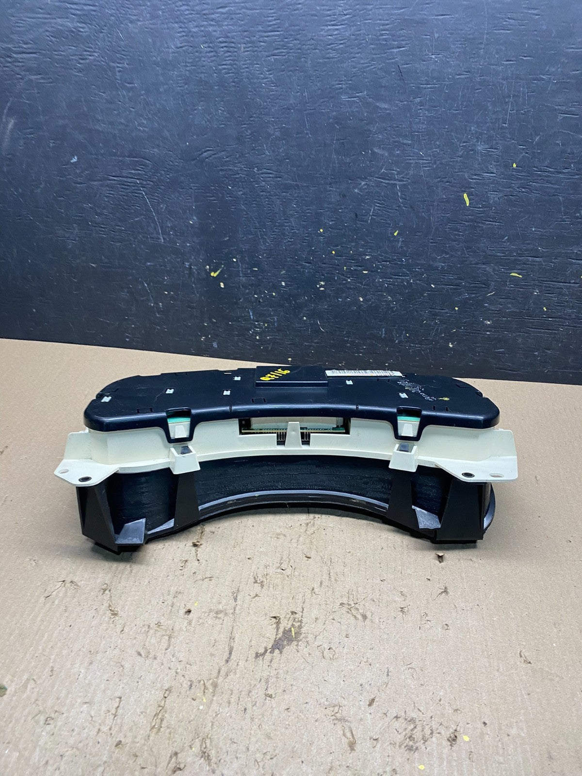 2002 GMC Yukon Speedometer Cluster Gauge Oem Q7116 DG5
