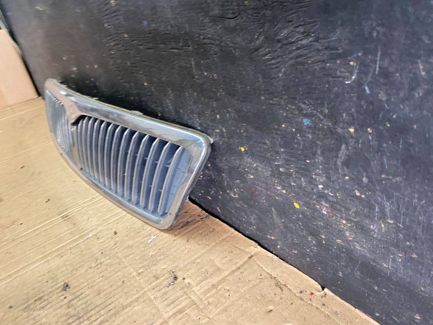 1996 to 1999 Infiniti i30 Front Upper Grill Grille OEM OEM T3967 DG1