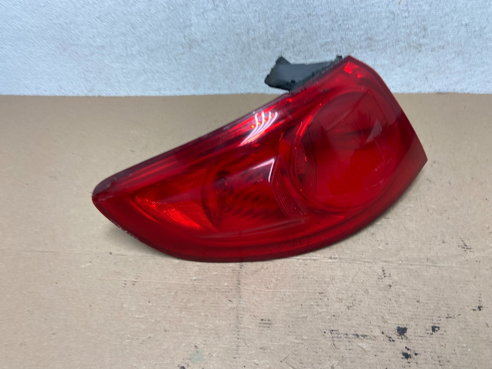 2007 - 2009 Hyundai Santa Fe Left Driver LH Side Tail Light AF4677 DW2