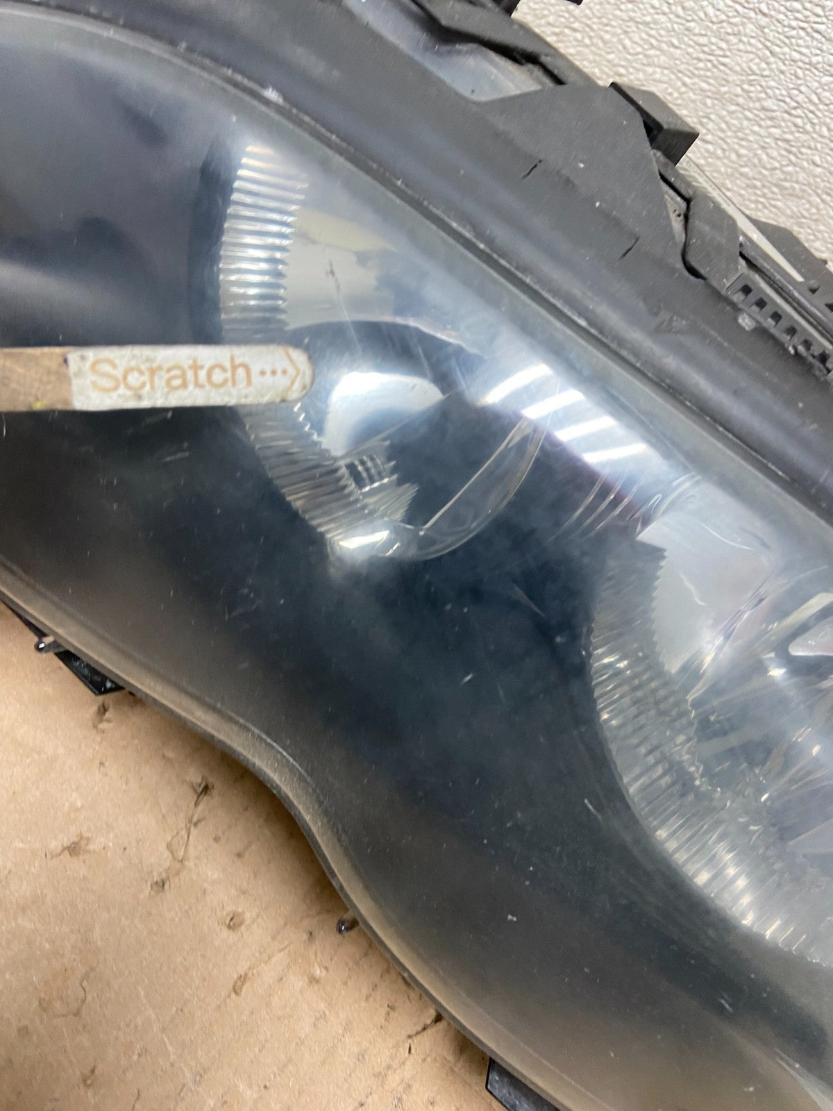 2002 to 2005 BMW 3 E46 Sedan Left Driver Halogen OEM Headlight X92833