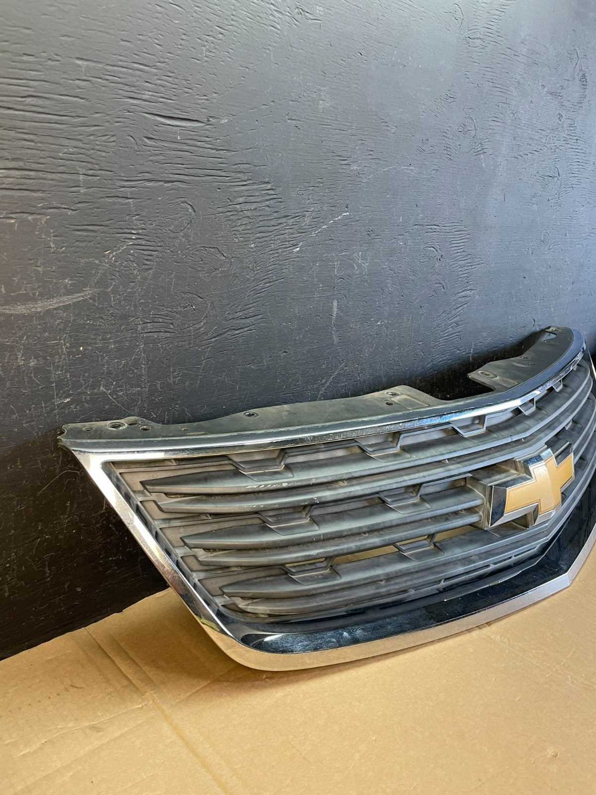 2013 to 2017 Chevrolet Traverse Front Upper Grill Grille AC5344 DG1